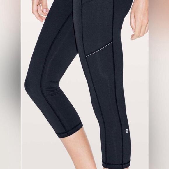Lululemon - Speed Up Crop 21" - Picture 4 of 11